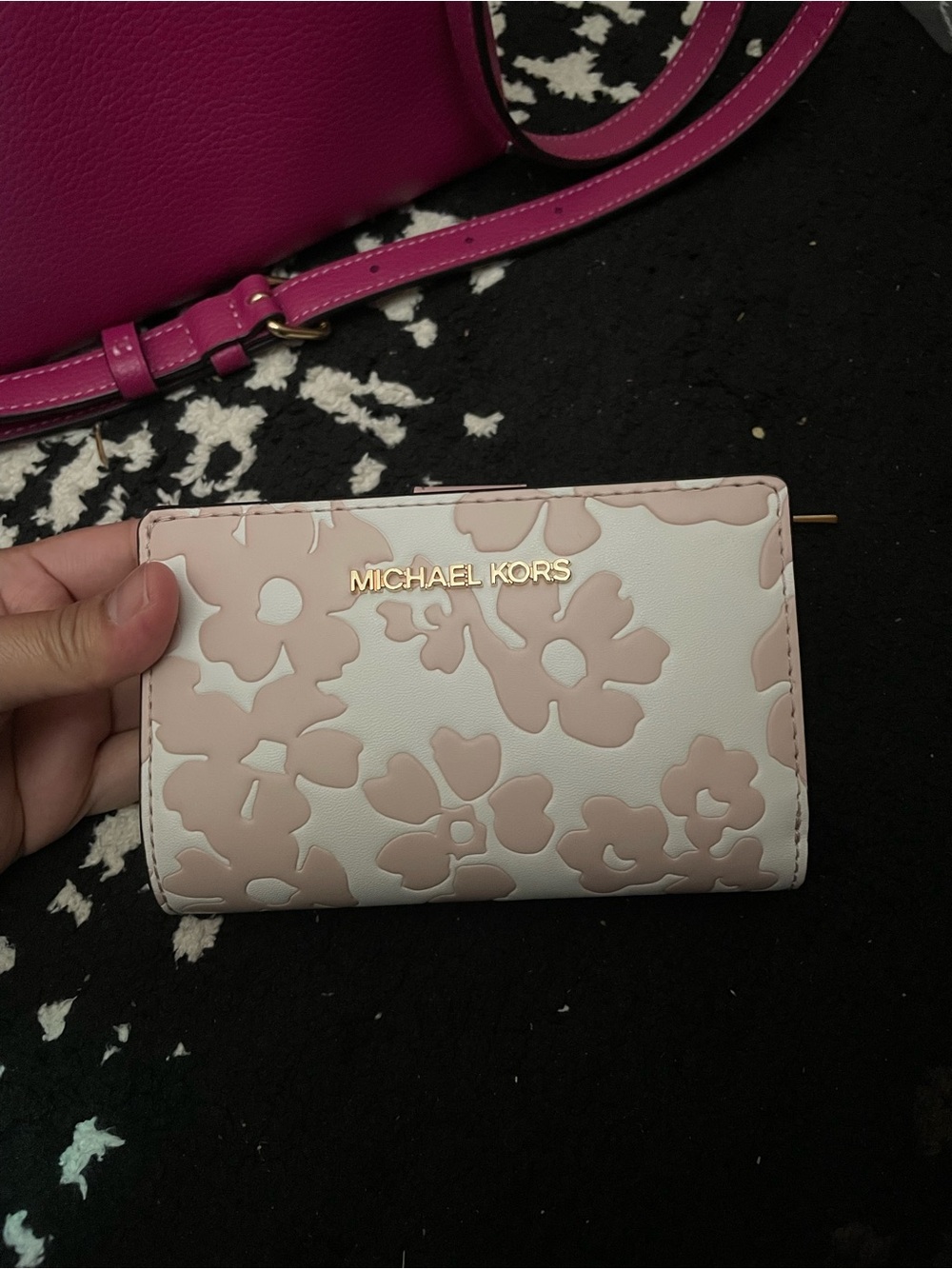 (NEW)Michael Kors Women's Floral Pink and White medium Wallet (Limited edition)